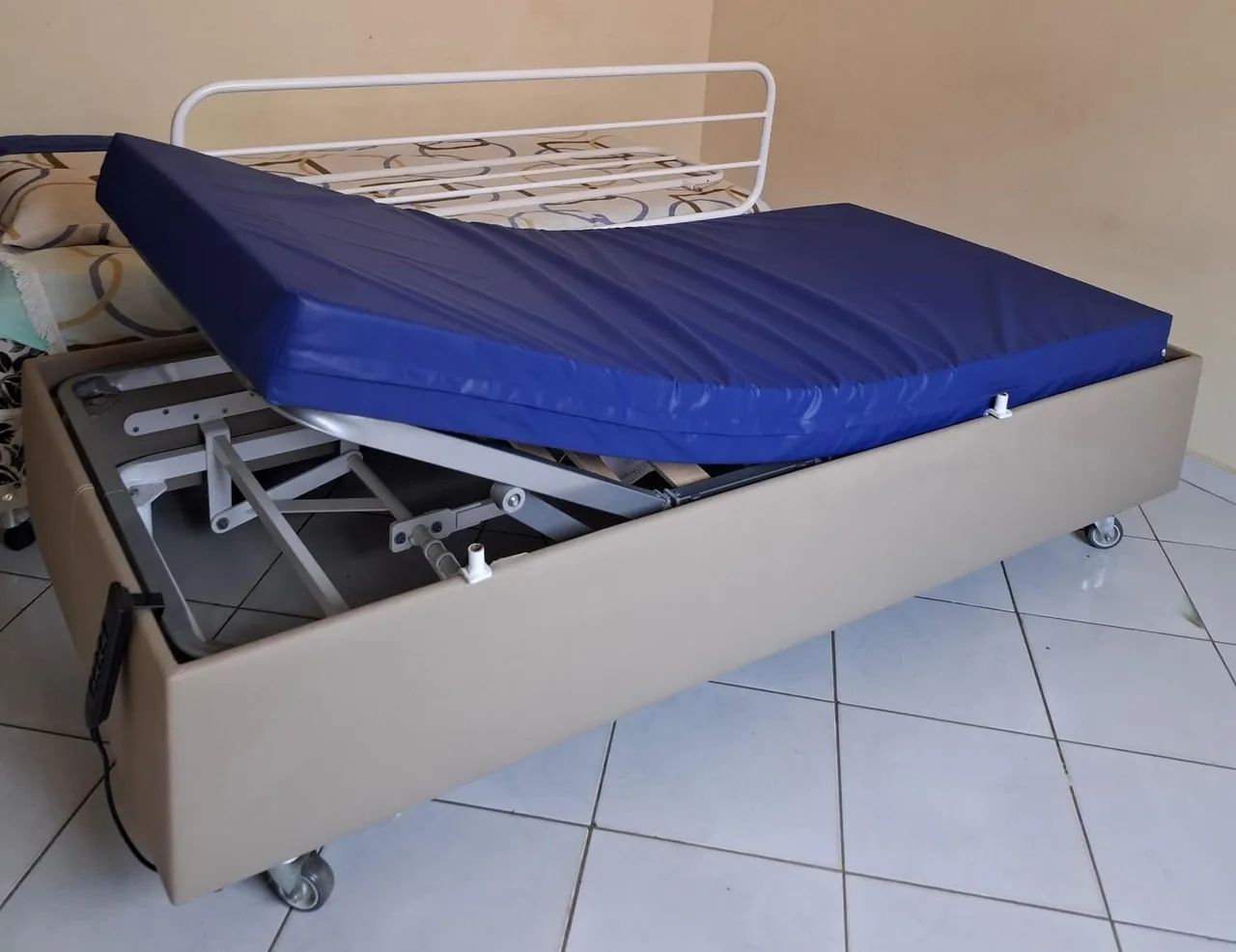 Vendo cama leito com colchão 