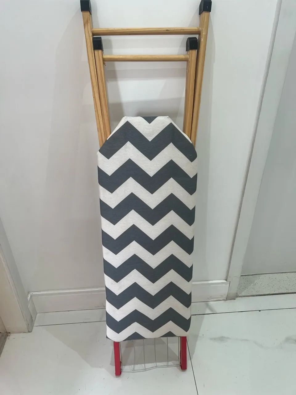 Tábua de passar roupa  - Foto 2