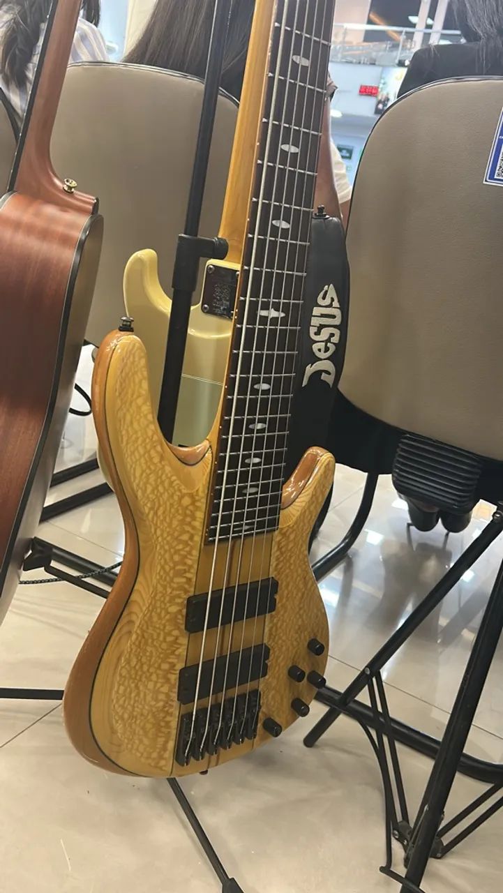 Baixo Luthier modelo Trb 6 cordas  - Foto 3