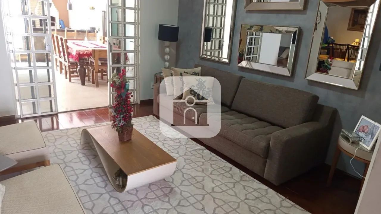 Lindo Sobrado à venda no centro de Araguari - Foto 2