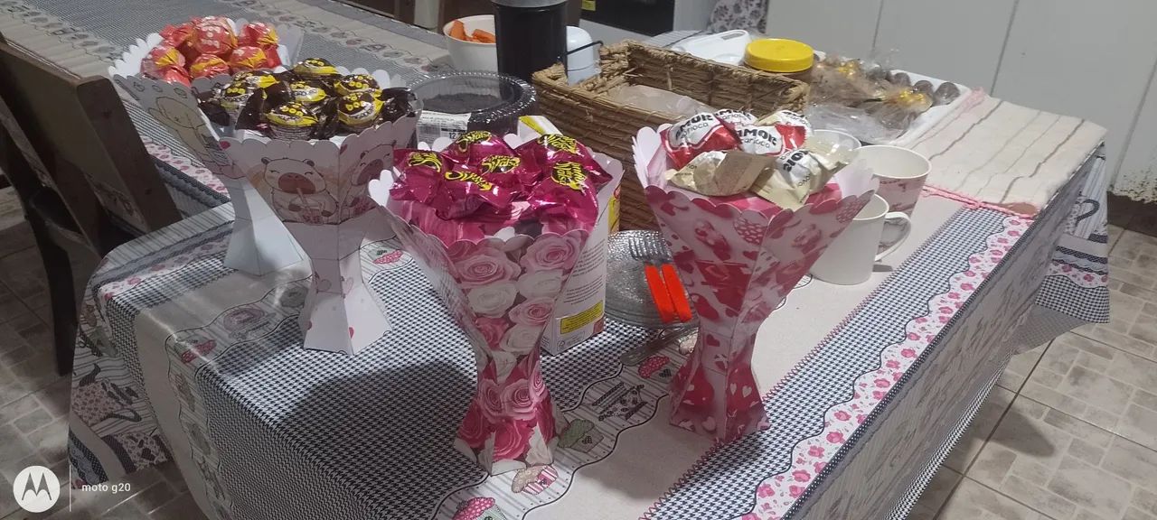 Buquês de chocolate para aniversario - Foto 2