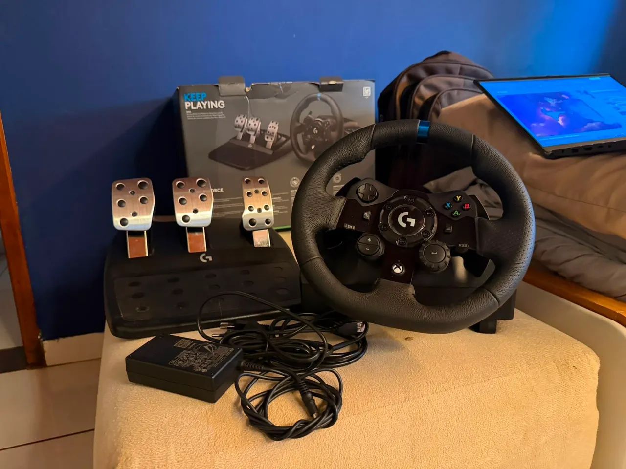 Volante Logitech G923 para PS5, PS4, e PC com Force Feedback Trueforce / Com pouco uso