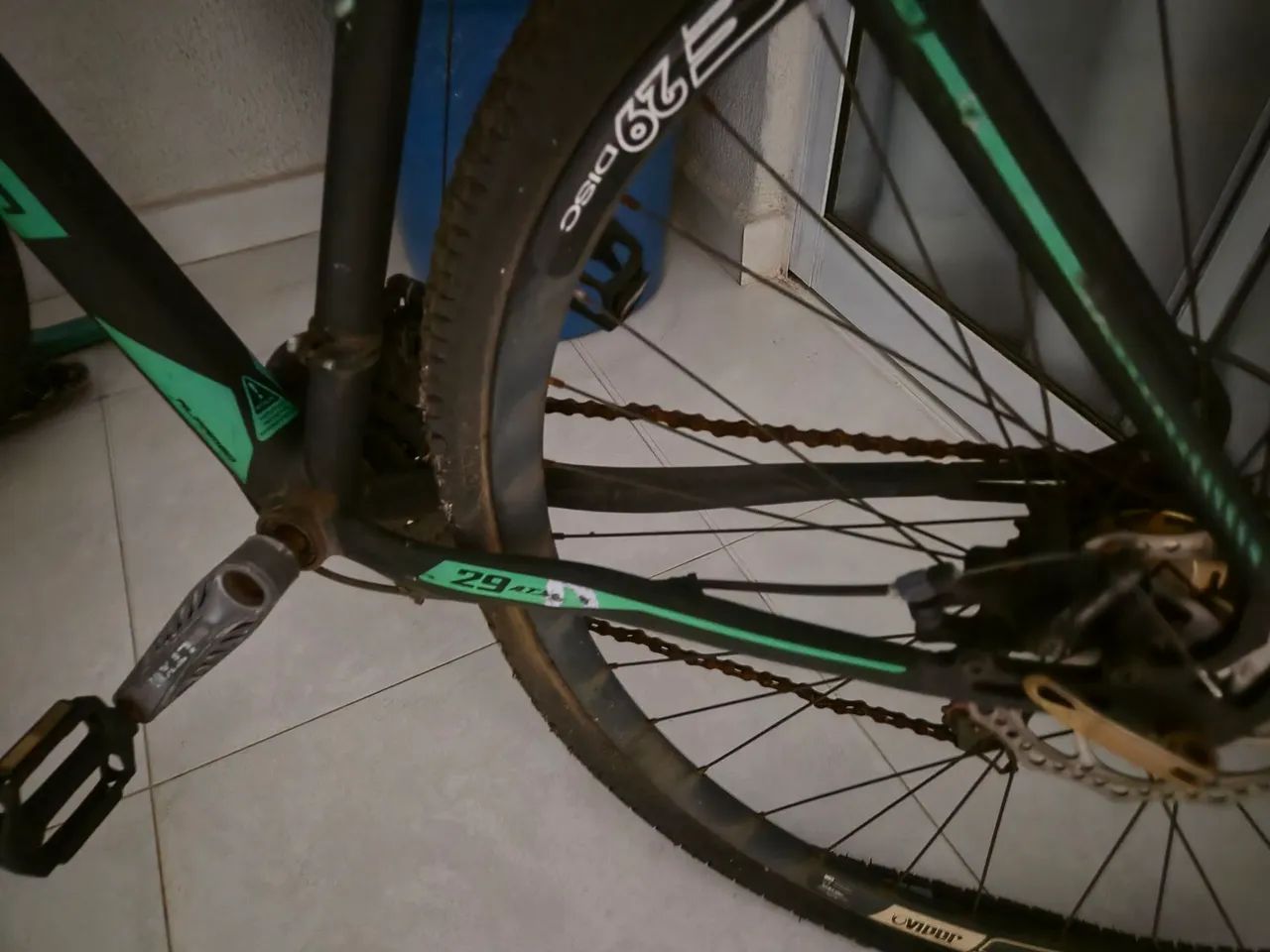Bicicleta verde e preto - Foto 2