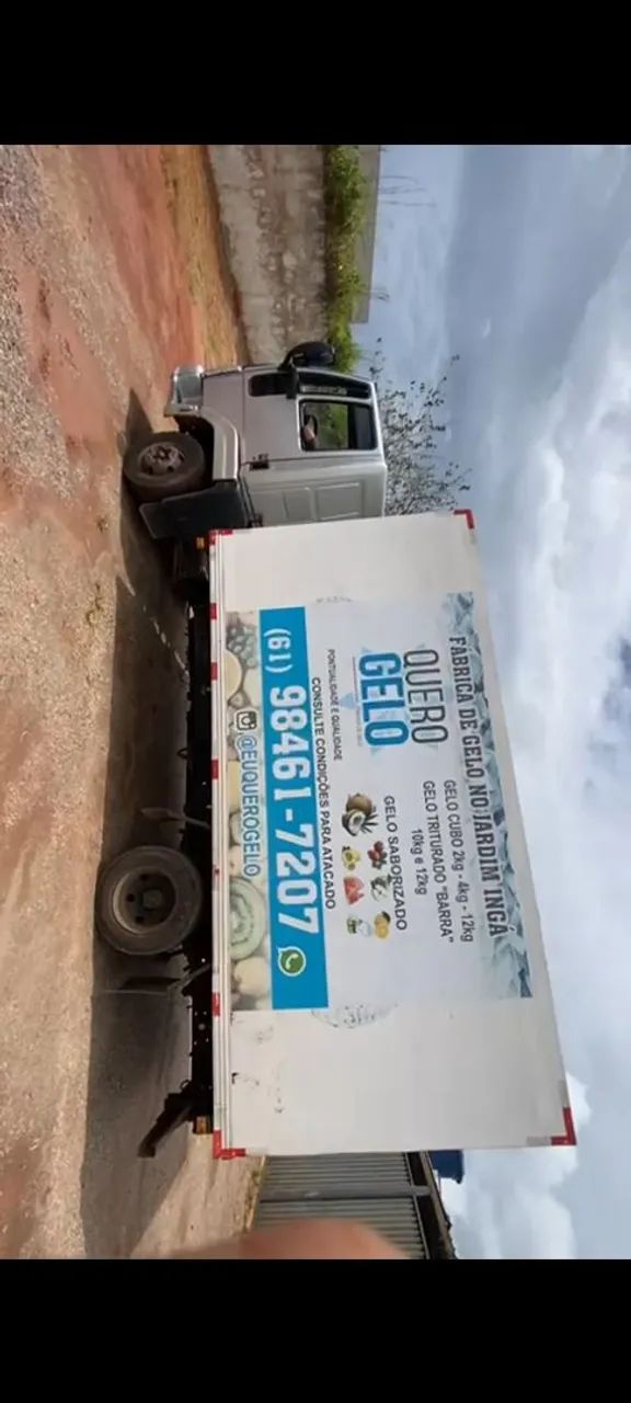 Caminhão Ford cargo 3/4 815 / 712 refrigerado baú  - Foto 2