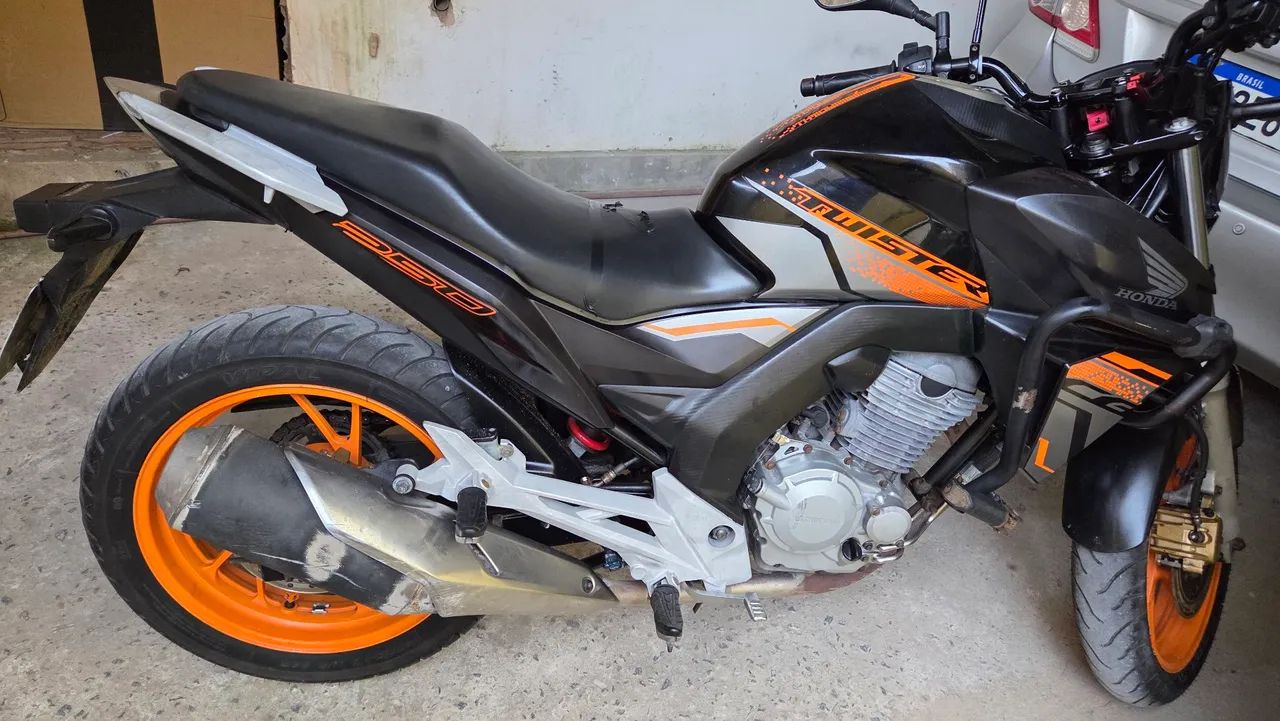 CB TWISTER 2021 ABS - Foto 4