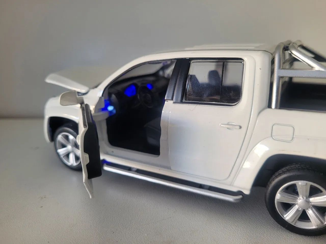 Miniatura Amarok 1/26 - Foto 5