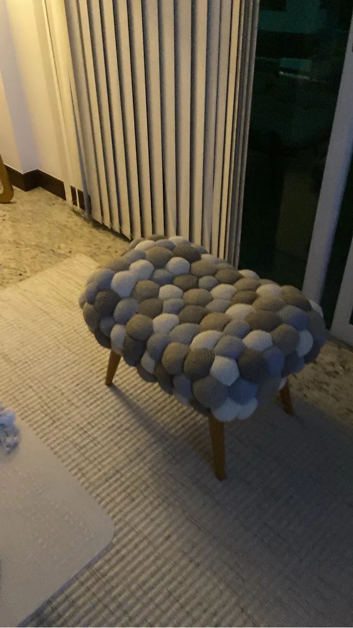 Puff feito à mão 