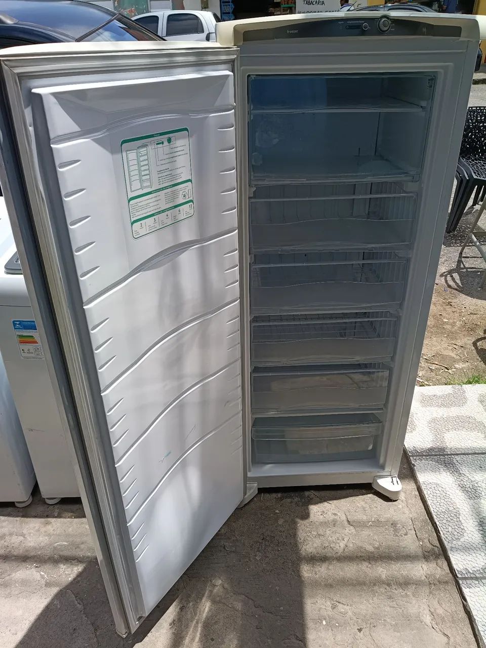 Frizer vertical 300 litros  - Foto 2