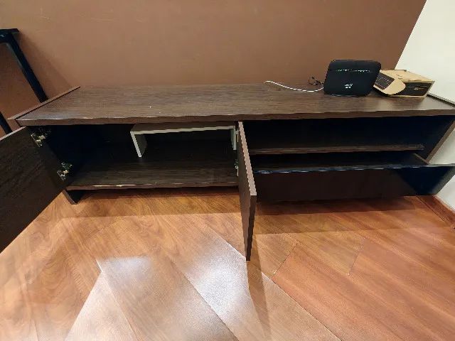 Rack de madeira para sala - Foto 2
