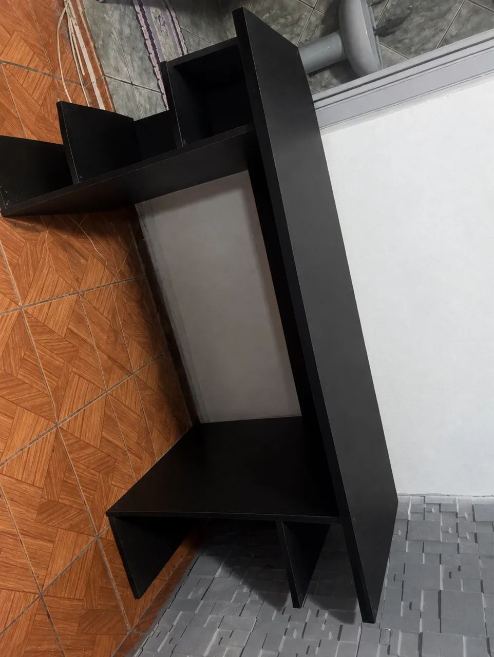 Mesa de madeira reforçada novinha 