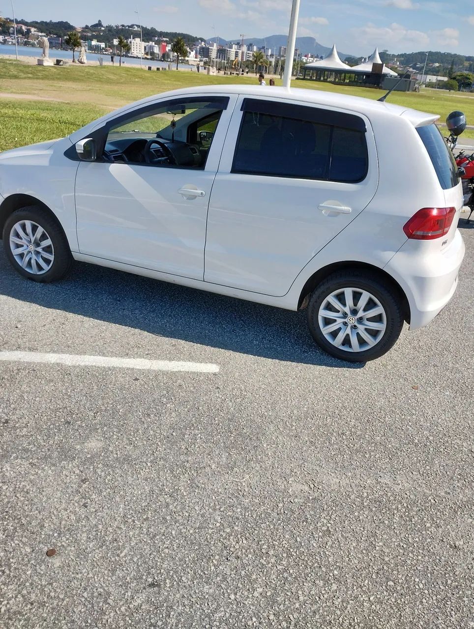 Volkswagen Fox Trendline 1.0 Flex 12V 5P 2017 - Foto 3