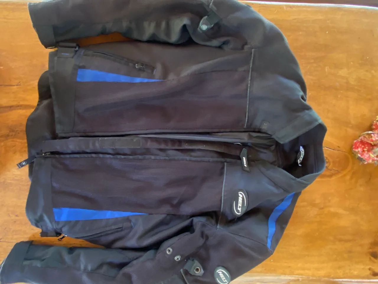 Jaqueta Helt P com proteções seminova - Foto 3