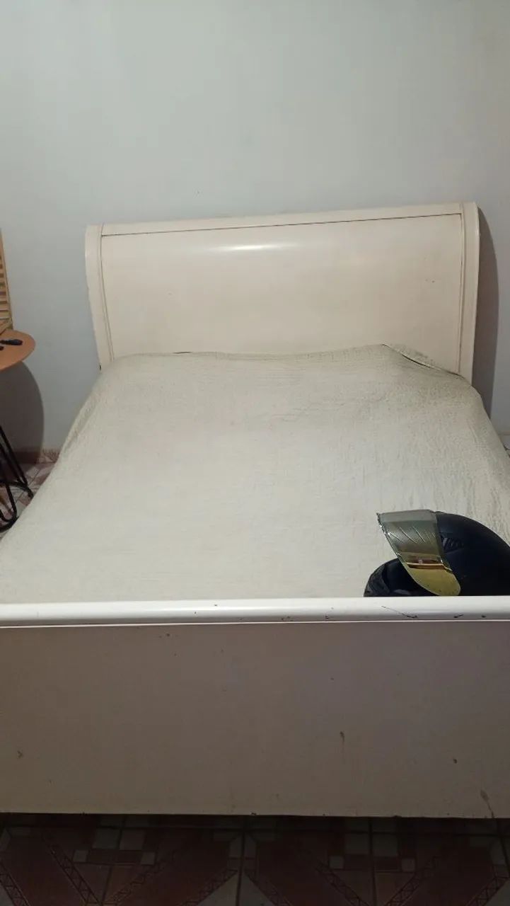 Cama de madeira com colchão  - Foto 4