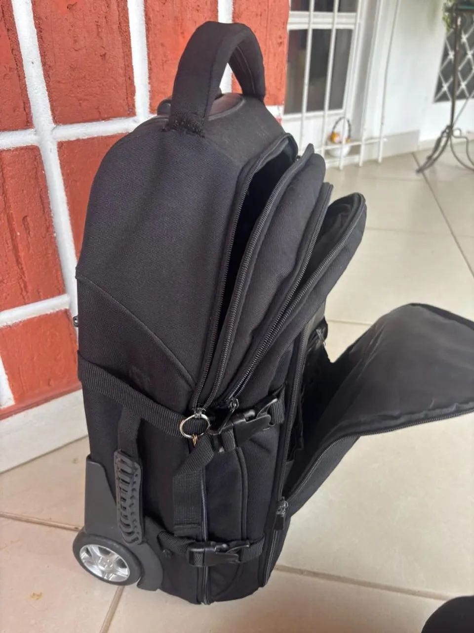 Mochila Executiva HP para Notebook com Rodinhas e Carrinho - Foto 4