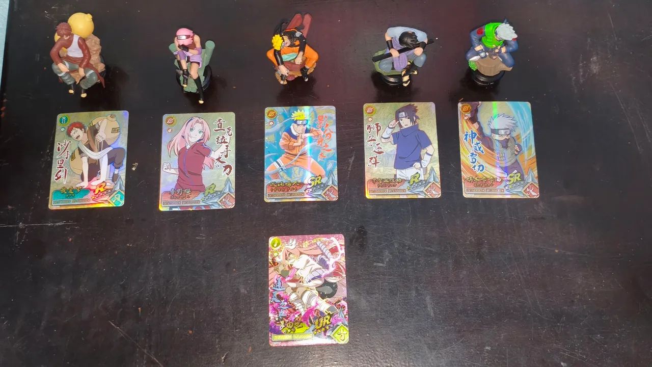 Conjunto de cartas e miniaturas naruto (colecionador)