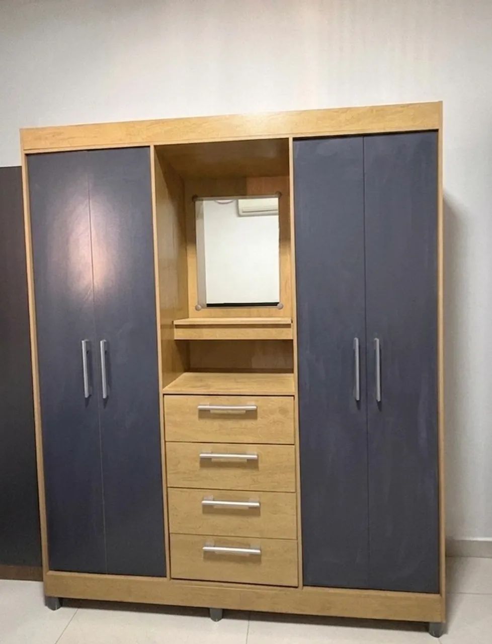 Guarda Roupa 4 Portas