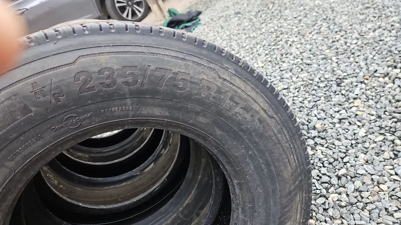 08 pneus 235/75R17.5 - Foto 6