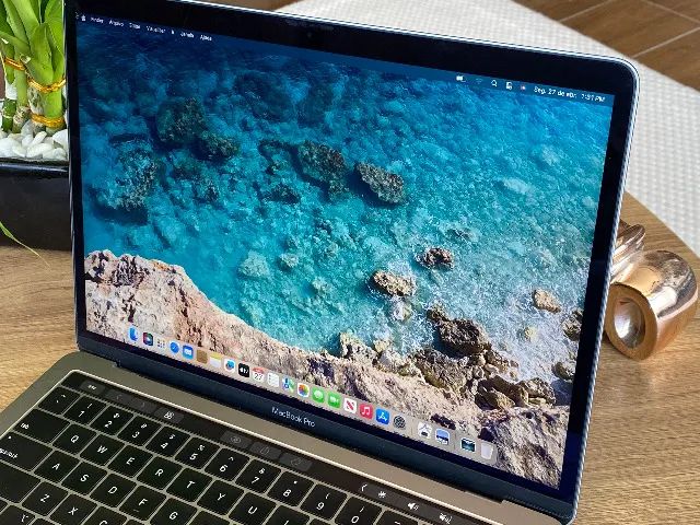 MacBook Pro 13? Space Gray Touch Bar i5 Quad-Core 2019 - Notebooks