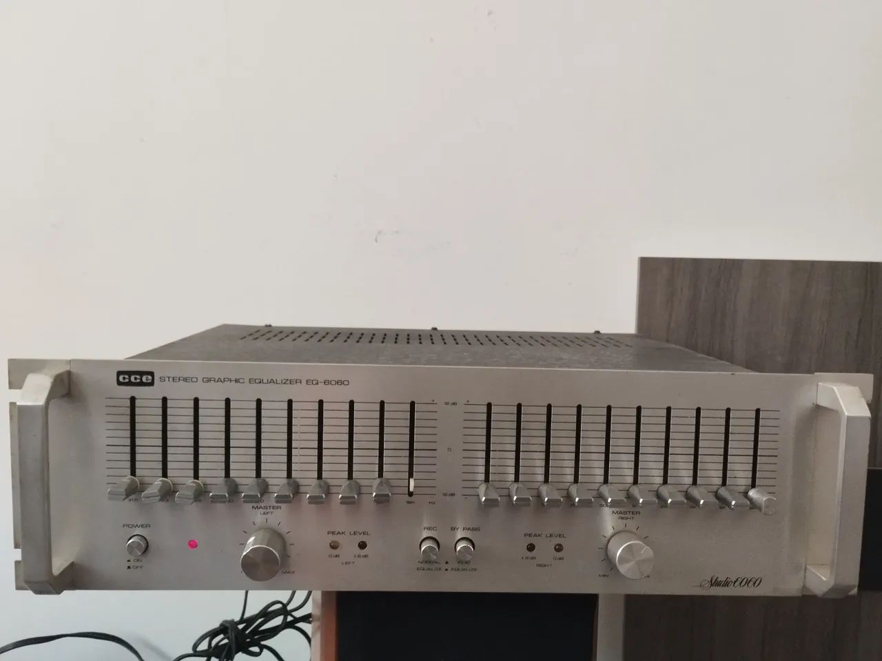 Equalizador cce 6060 