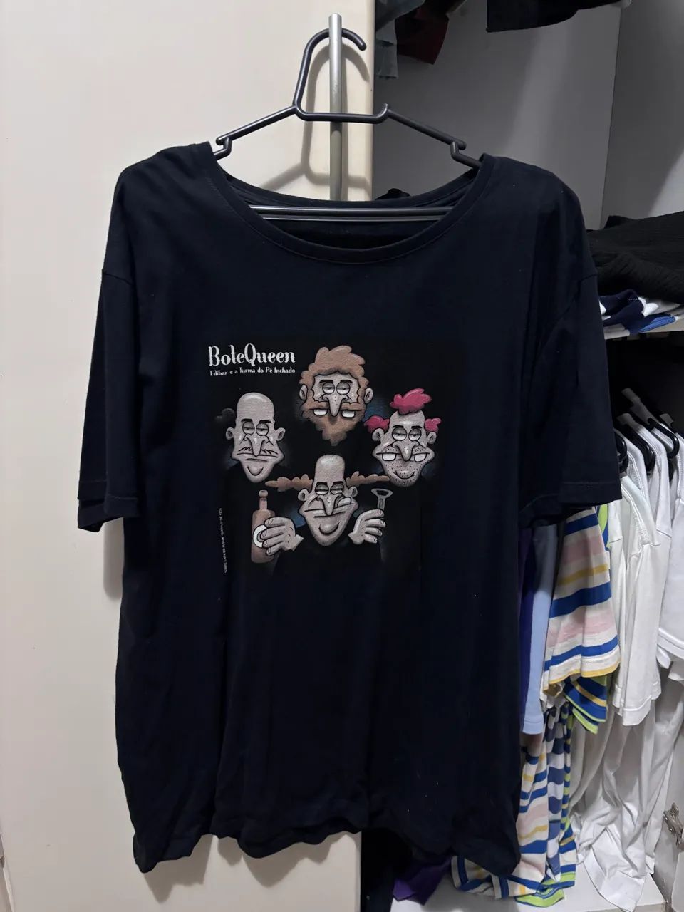 Camiseta botequeen
