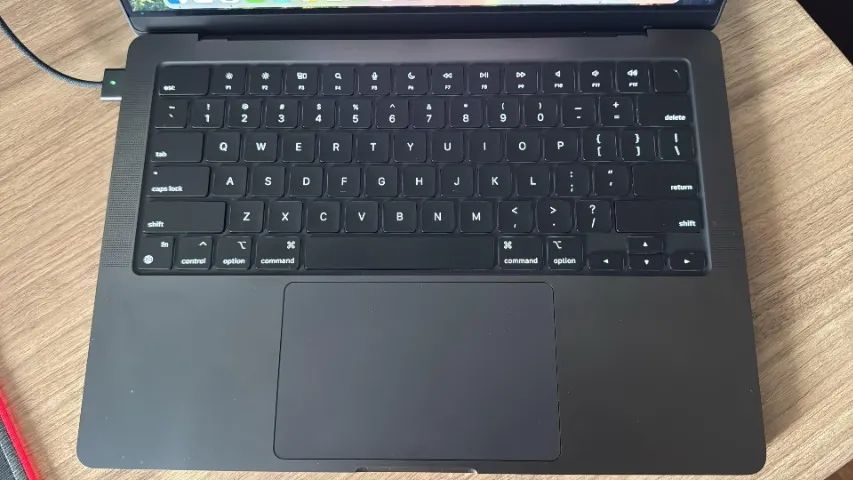 Apple MacBook Pro M4 16GB RAM 512GB SSD tela Liquid Retina XDR de
