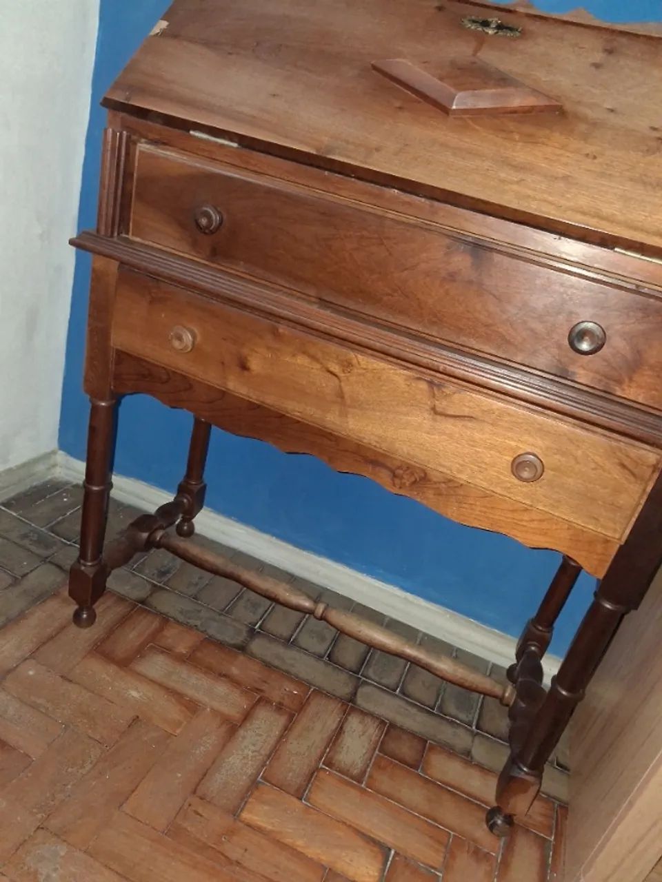 Escrivaninha com cadeira - Foto 2
