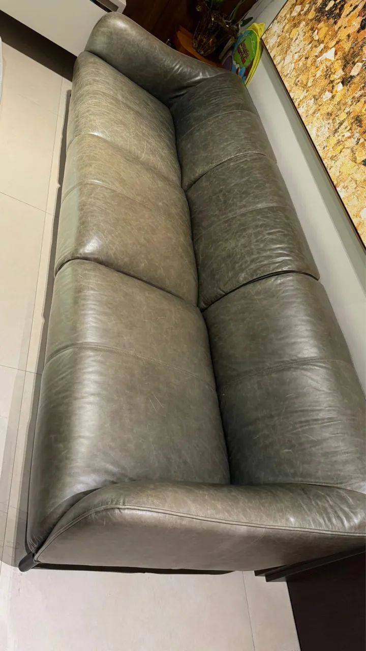 Sofá marca Salva em couro com 3 assentos - Foto 2