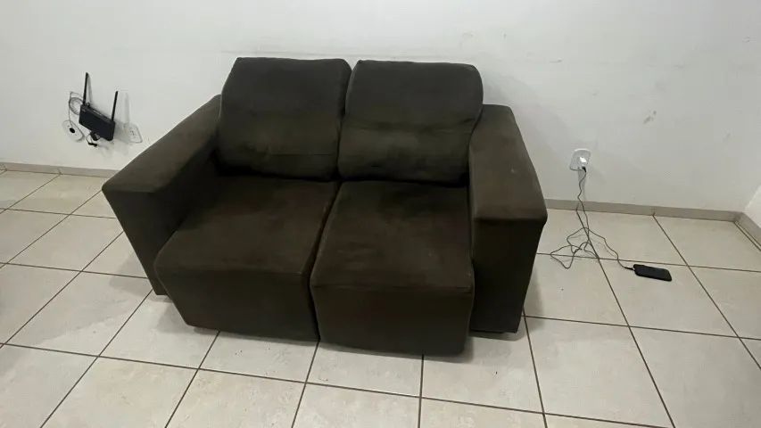 SOFÁ RETRATIL SEMI NOVO COM SUPER PREÇO! - Foto 2