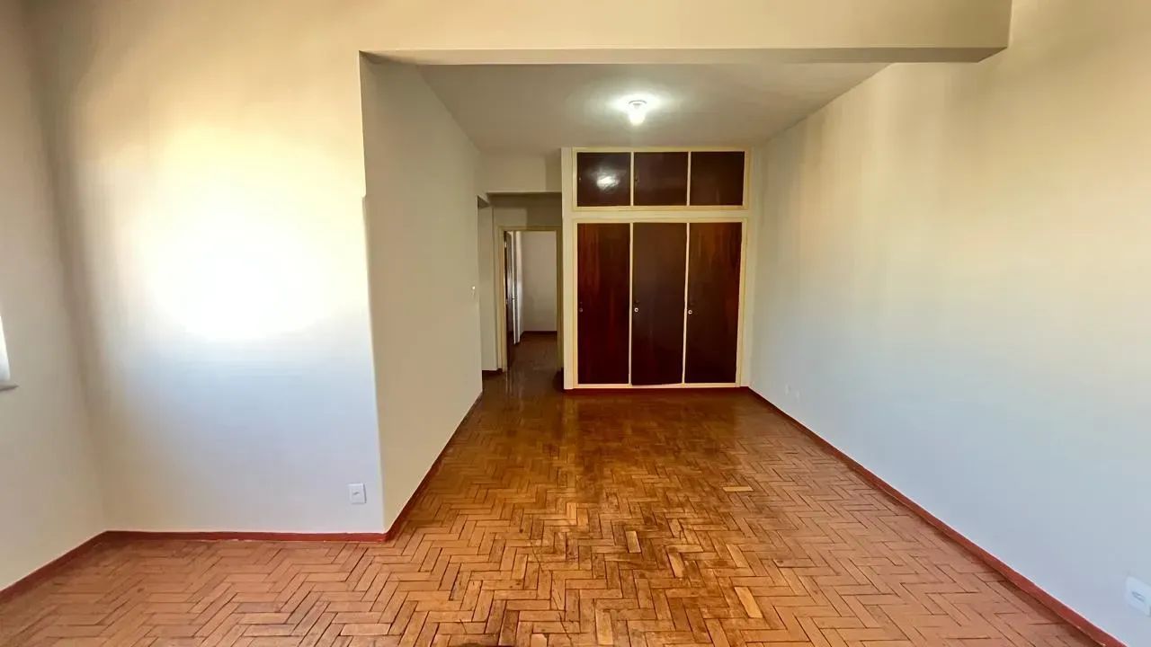 Apartamento 03 Dormitorios com garagem - Prox Praça XV - Centro - Foto 3