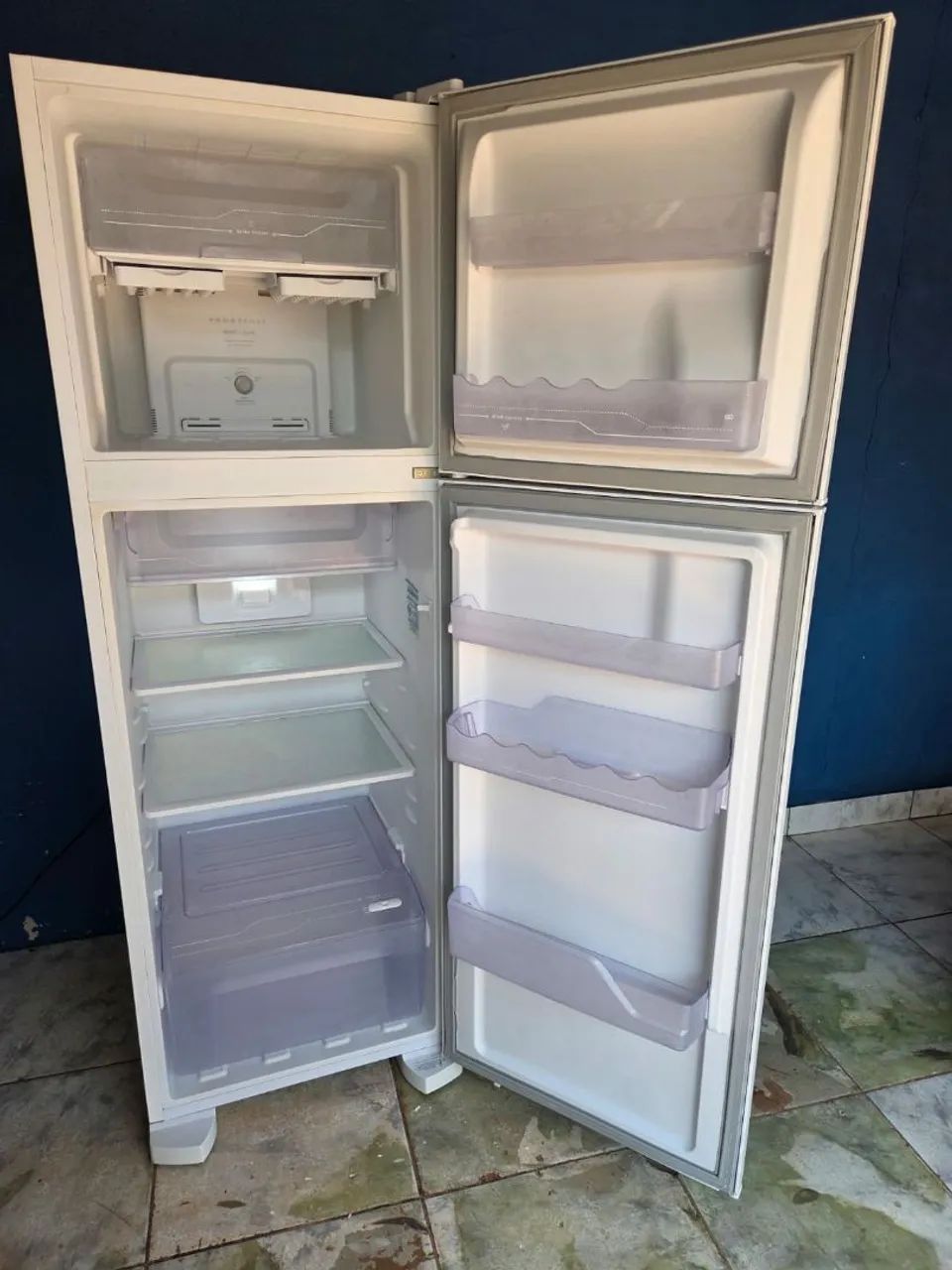 Vendo geladeira Electrolux  - Foto 2