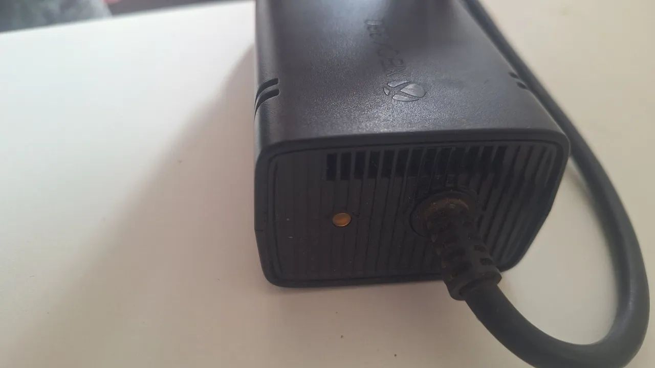 Fonte Original Xbox 360 Slim / E 135W Bivolt - Funcionando 100% - Foto 3