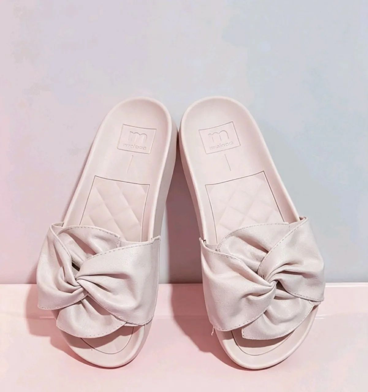 Chinelo slide moleca bege  - Foto 4