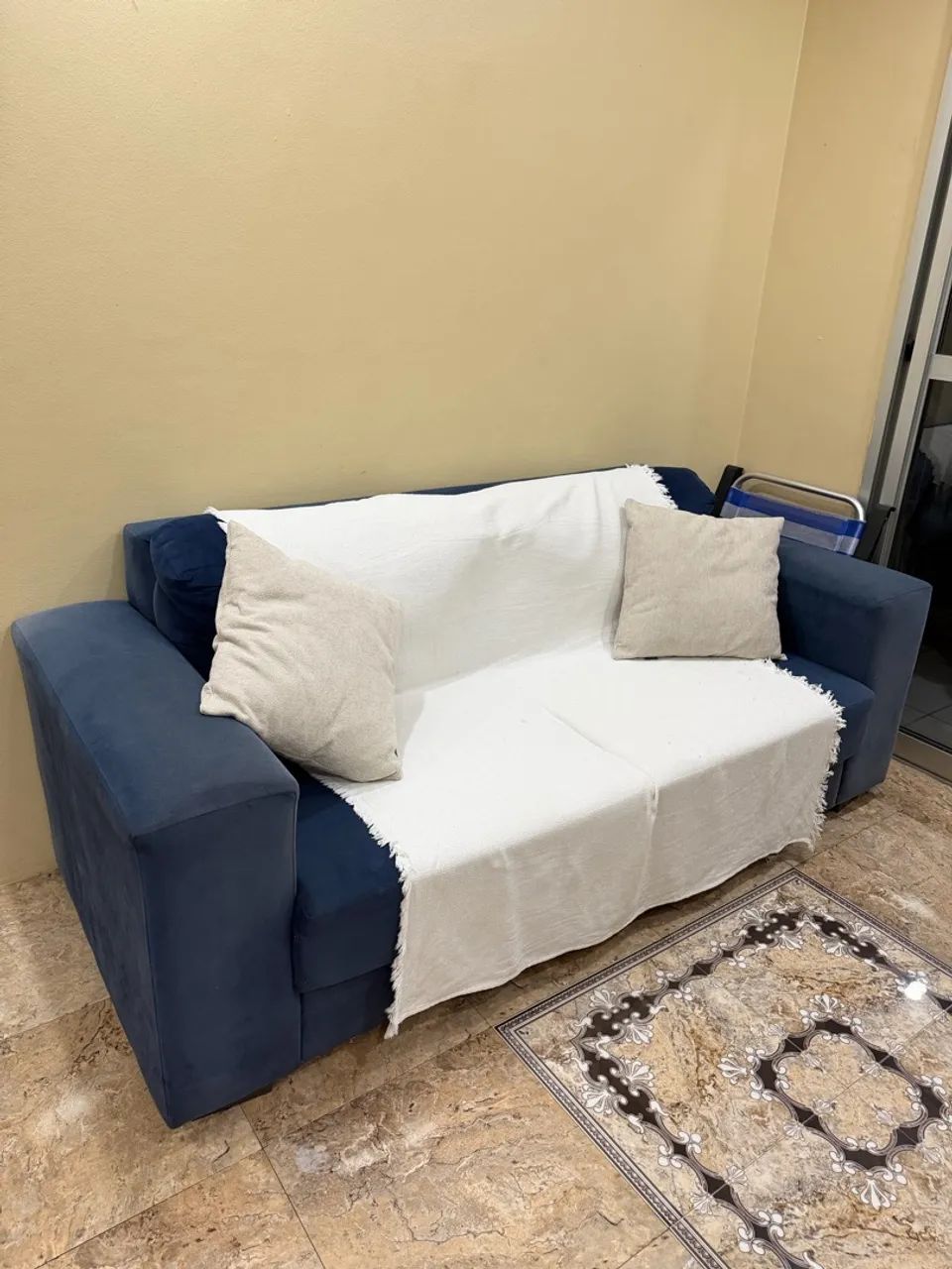 Sofá Veludo Azul 