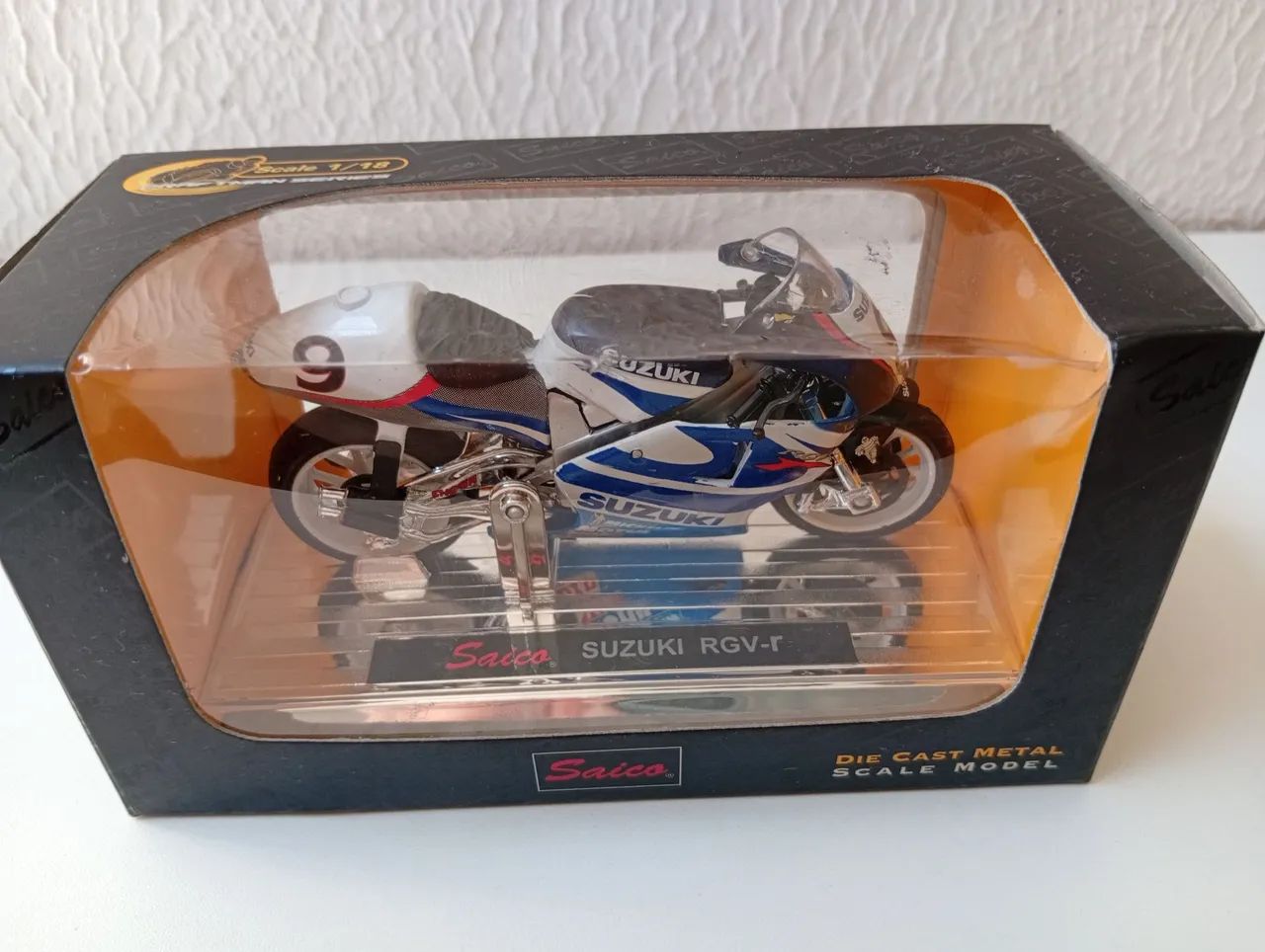 ナードコア　V.A ロボッチ2001 / TOY LABEL Miniatura Suzuki RGV 500 RGV-R 9 Saico 1:18 MotoGP 2 Tempos Na