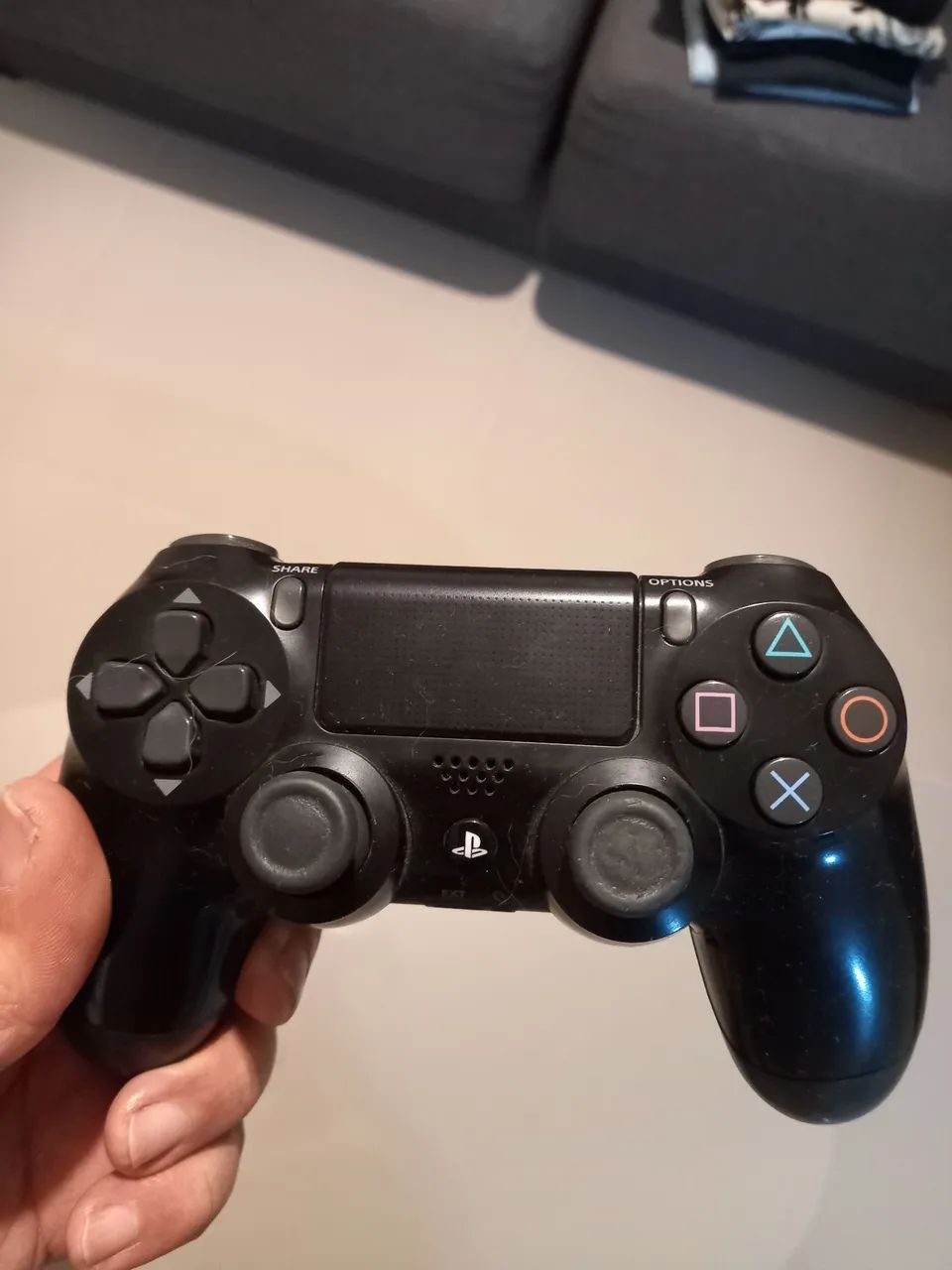PS4 com 1 controle e 4 jogos - Foto 4