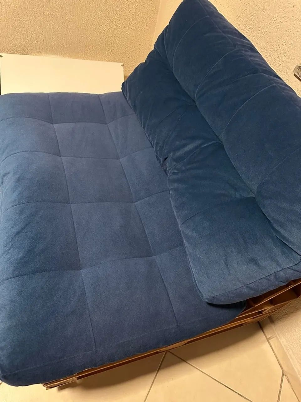 Sofá de Palete Moderno e Confortável - Foto 2