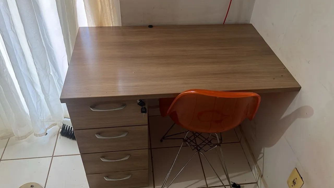 Mesa Com Tranca  - Foto 2