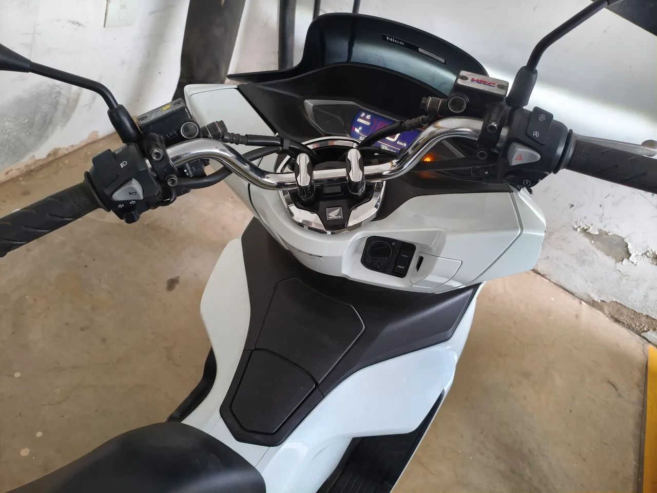 PCX 2023 branco  - Foto 5