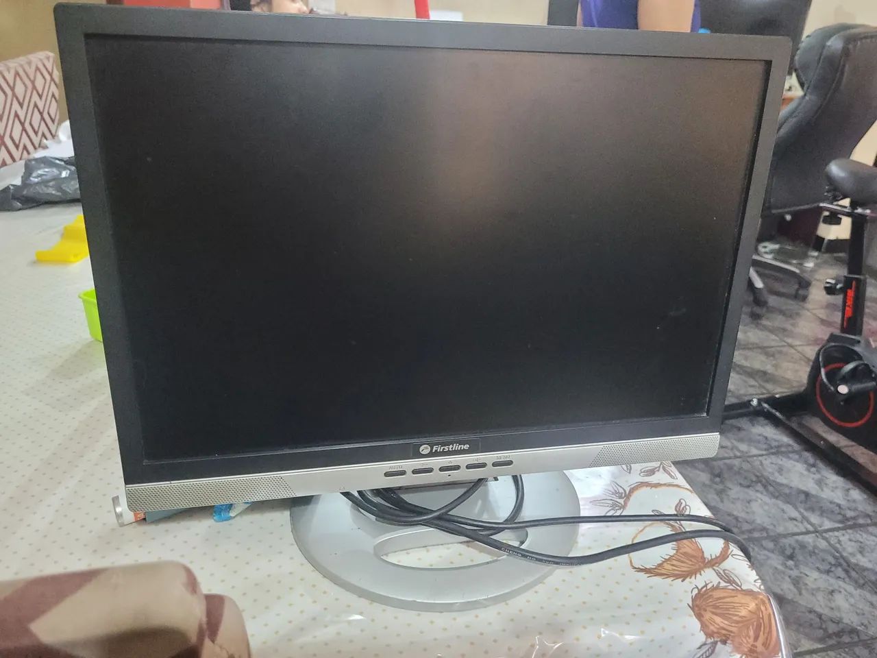 Monitor de 19" Firstline