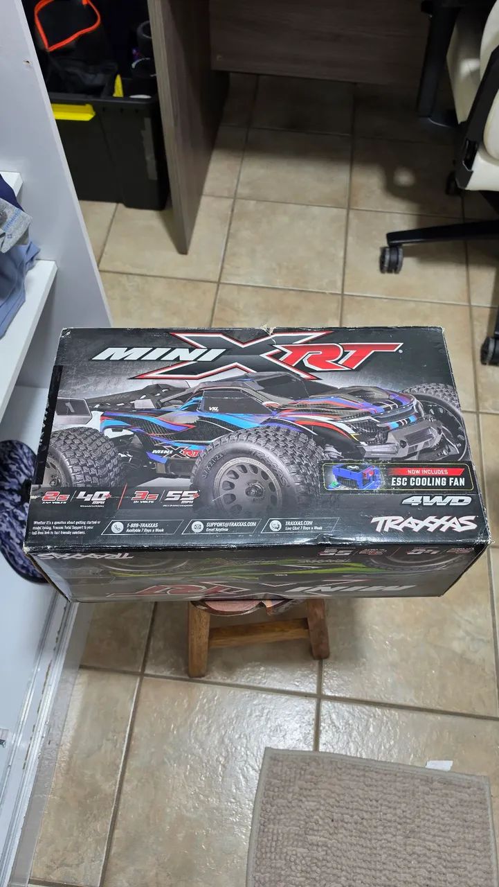 Automodelo Traxxas Mini XRT azul - Foto 2