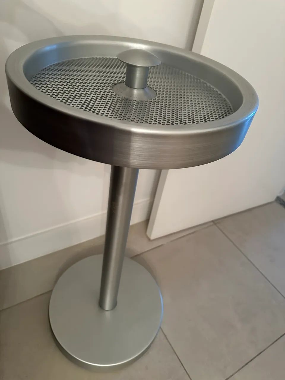 Cinzeiro de pé Szagato (Sz Metal)