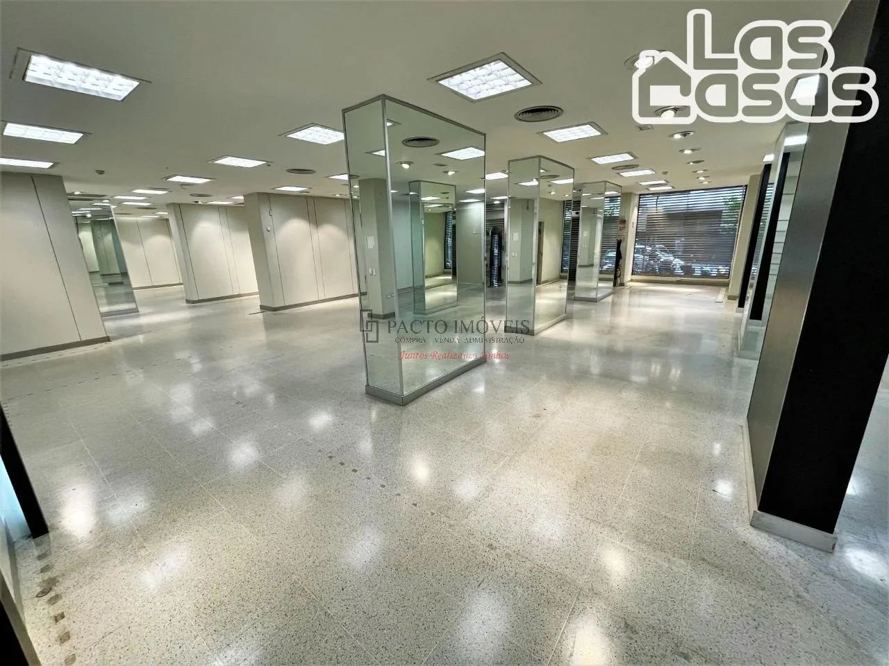 Loja com 3.072 m² - Foto 2