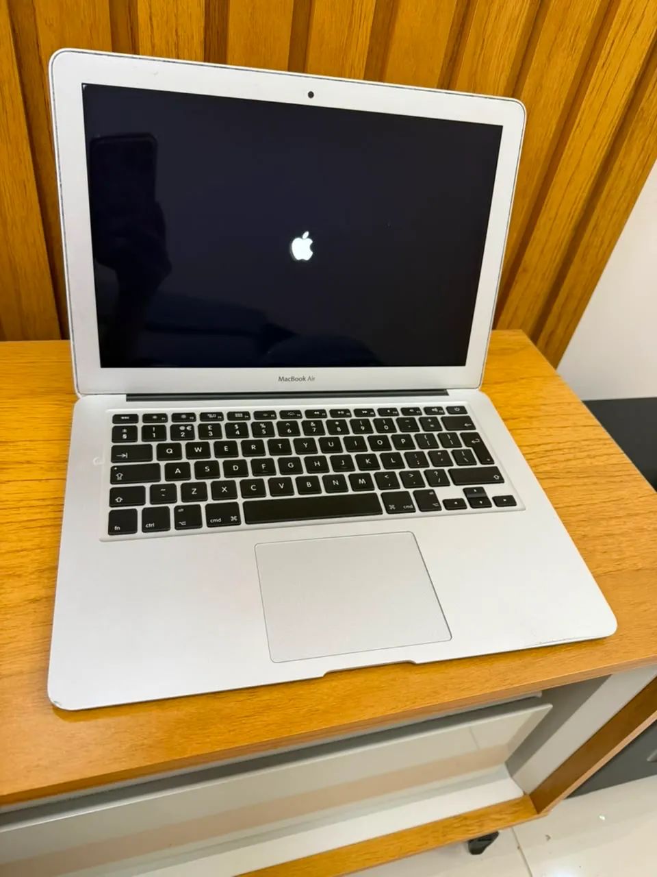 MacBook Air 13 (2011), processador Intel, 8GB de memória RAM, SSD de 128GB