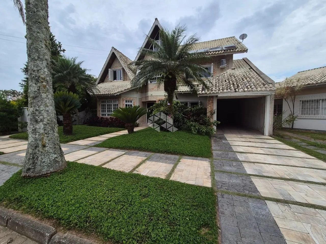 Casa à venda em Jurere Internacional