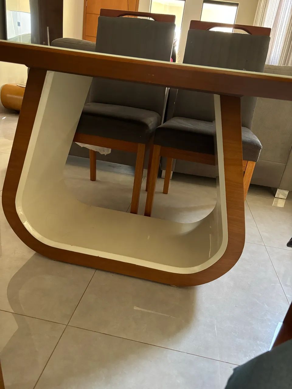 Vendo mesa 4 lugares madeira nobre  - Foto 5
