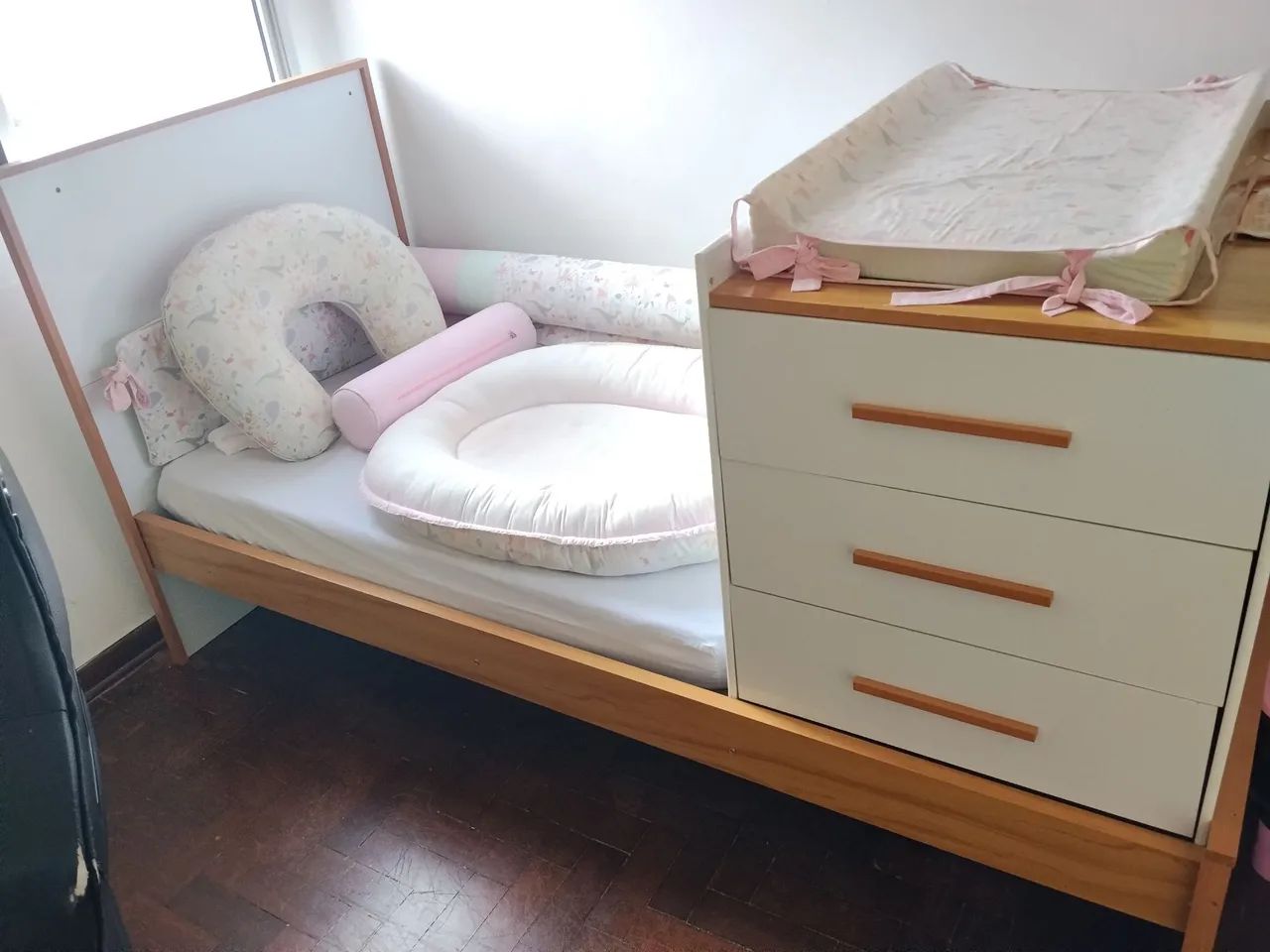 Berço que vira cama + colchão  - Foto 2