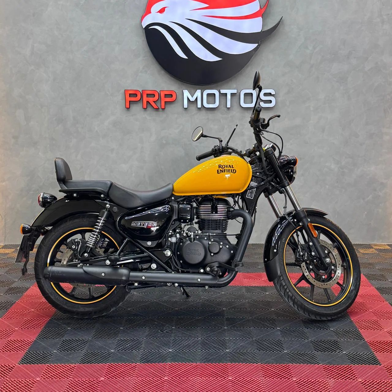 Royal Enfield Meteor 350 Fireball  - Foto 2