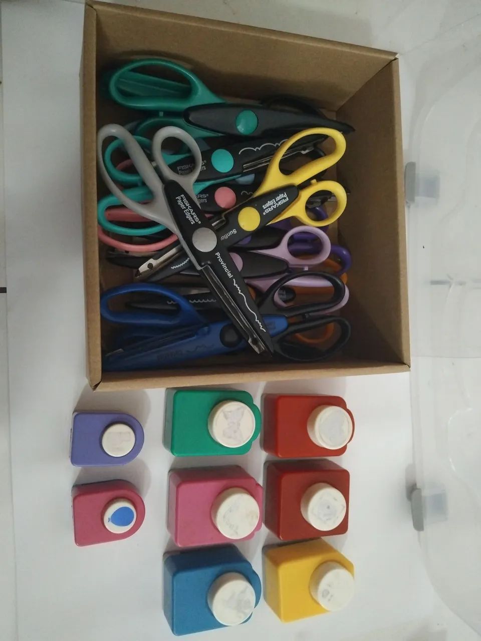 Kit tesouras de picotar e cortadores