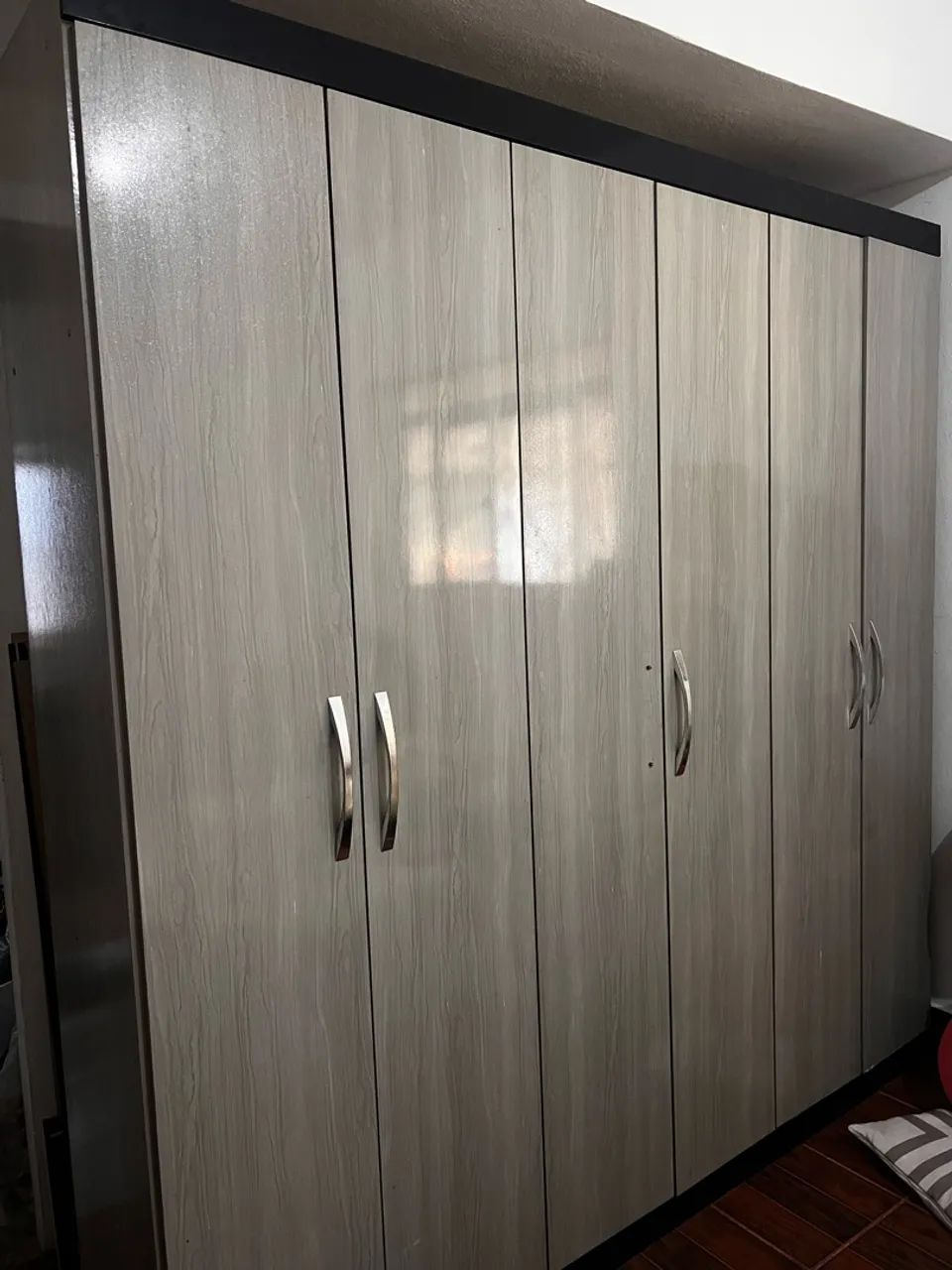 Guarda roupa 6 portas 