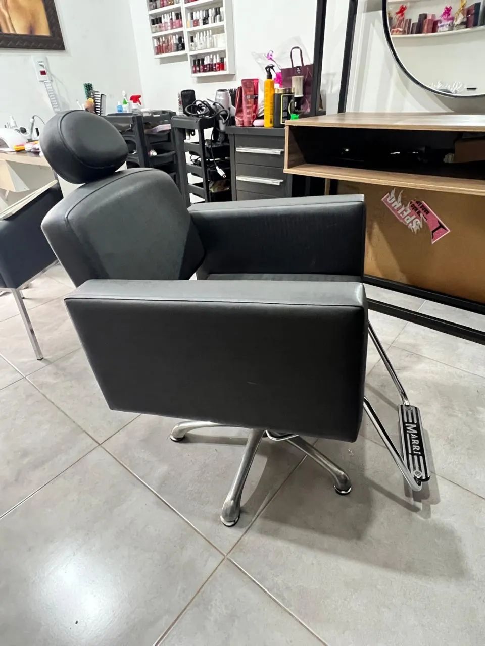 cadeira e estante de salao - Foto 2